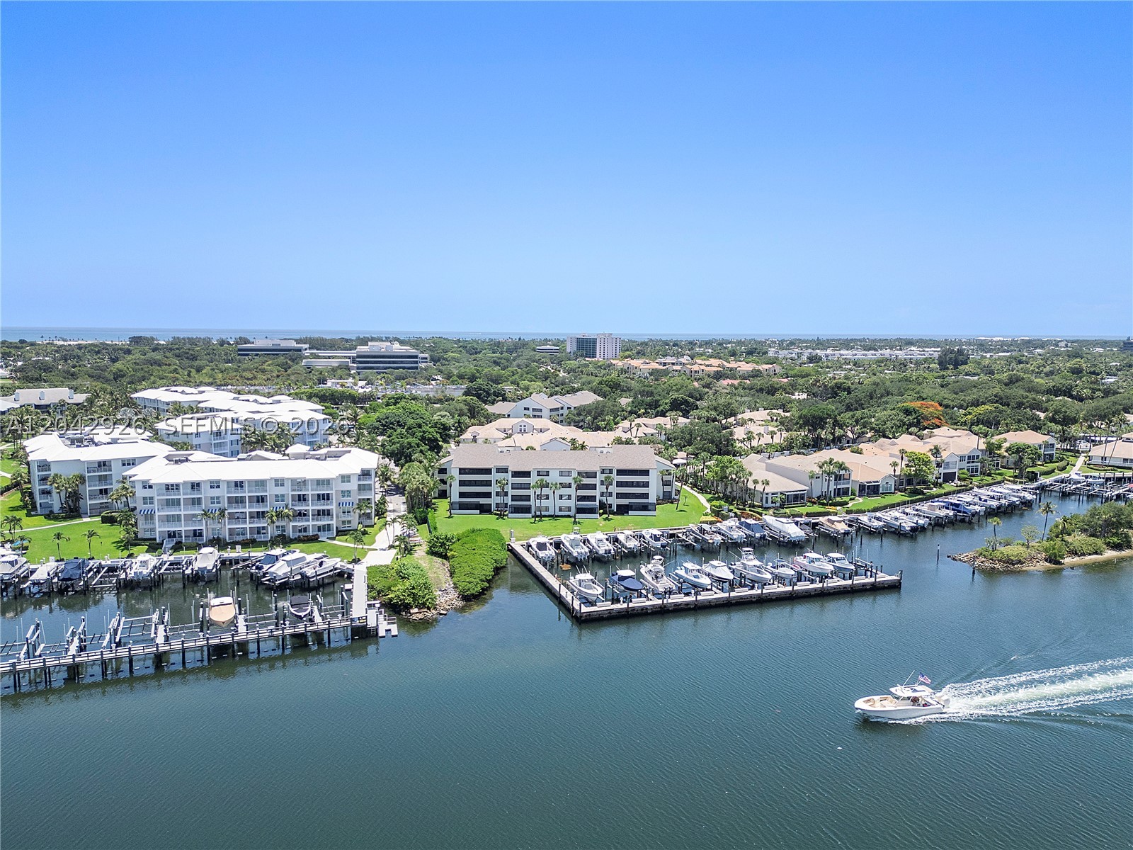 OAK HARBOUR CONDOS - Residential