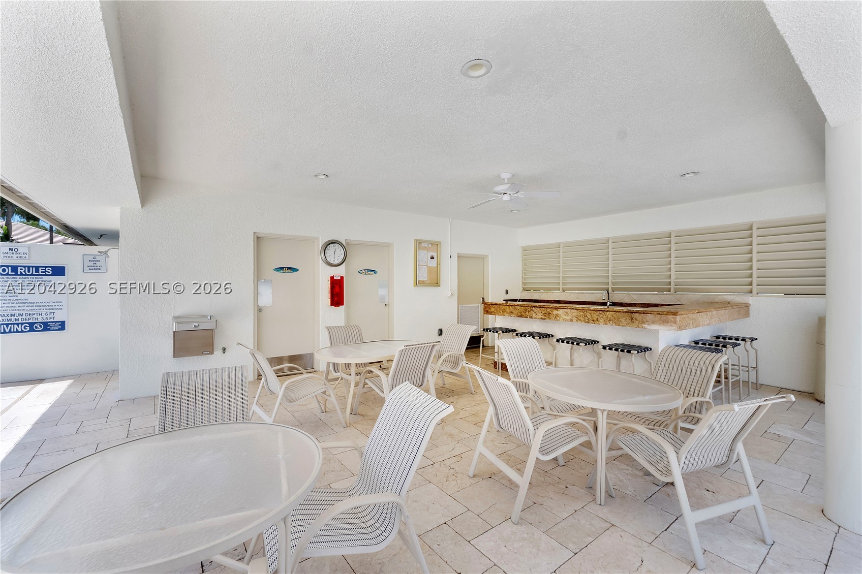 OAK HARBOUR CONDOS - Residential