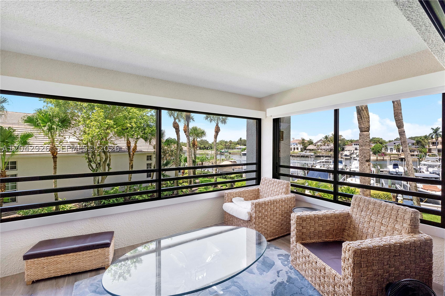 OAK HARBOUR CONDOS - Residential