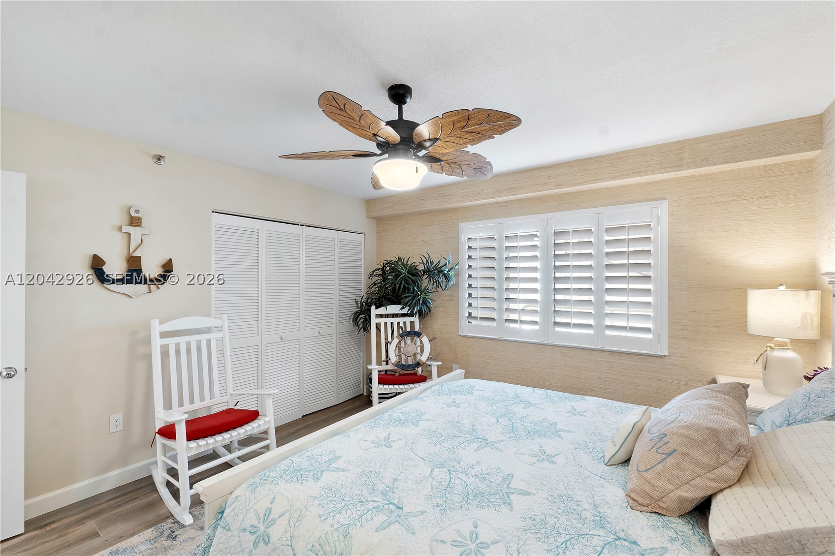 OAK HARBOUR CONDOS - Residential