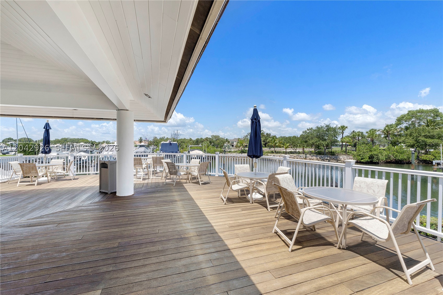 OAK HARBOUR CONDOS - Residential