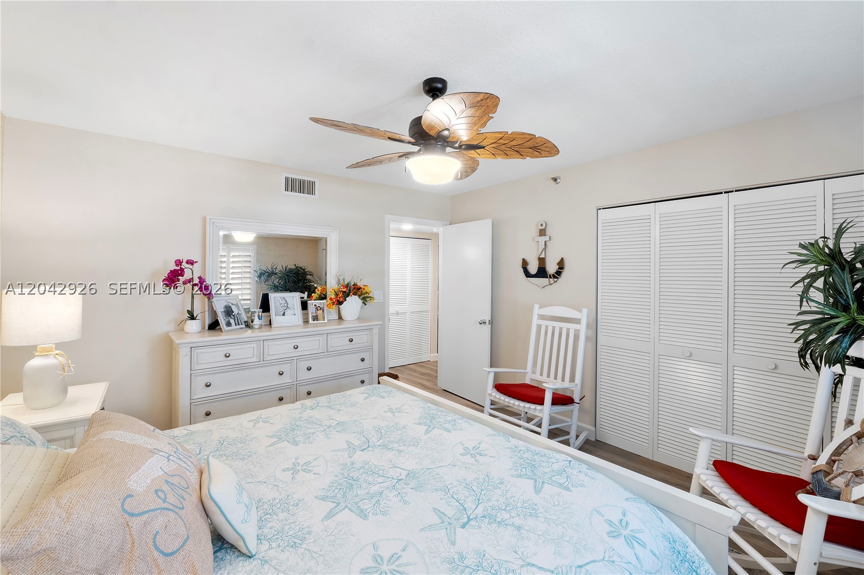 OAK HARBOUR CONDOS - Residential