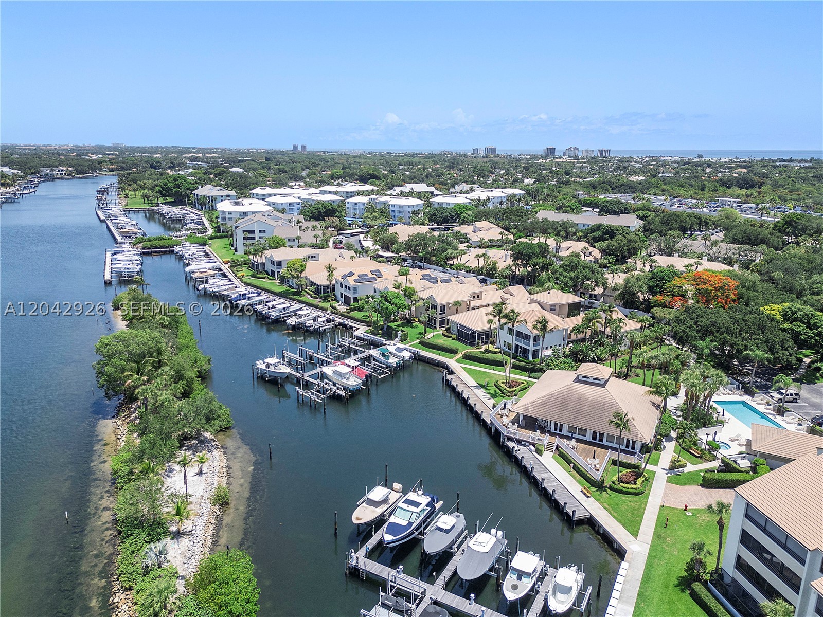 OAK HARBOUR CONDOS - Residential