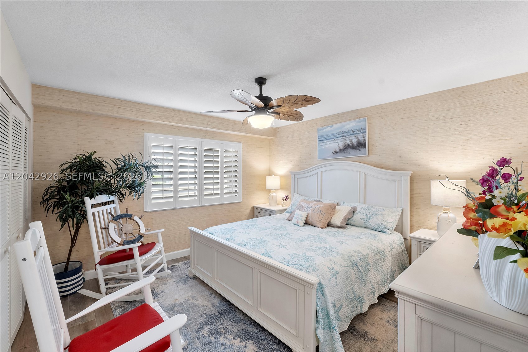 OAK HARBOUR CONDOS - Residential