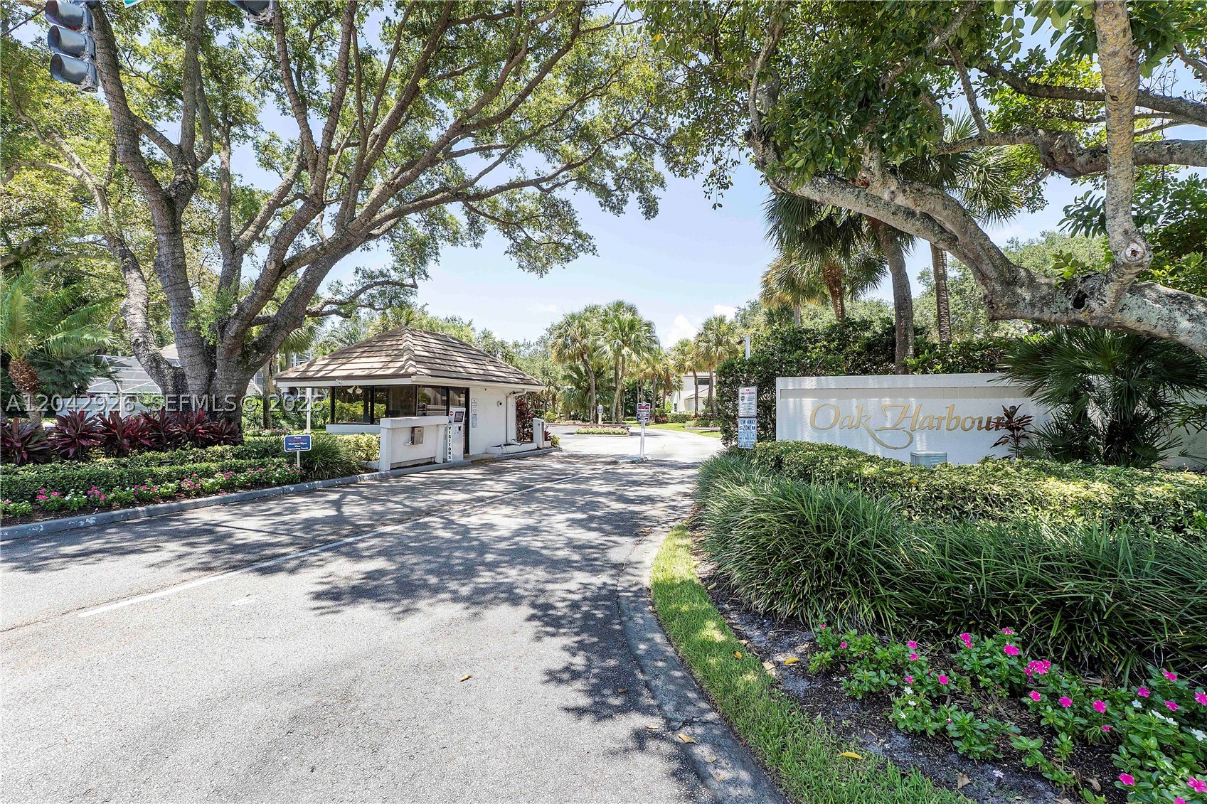 OAK HARBOUR CONDOS - Residential