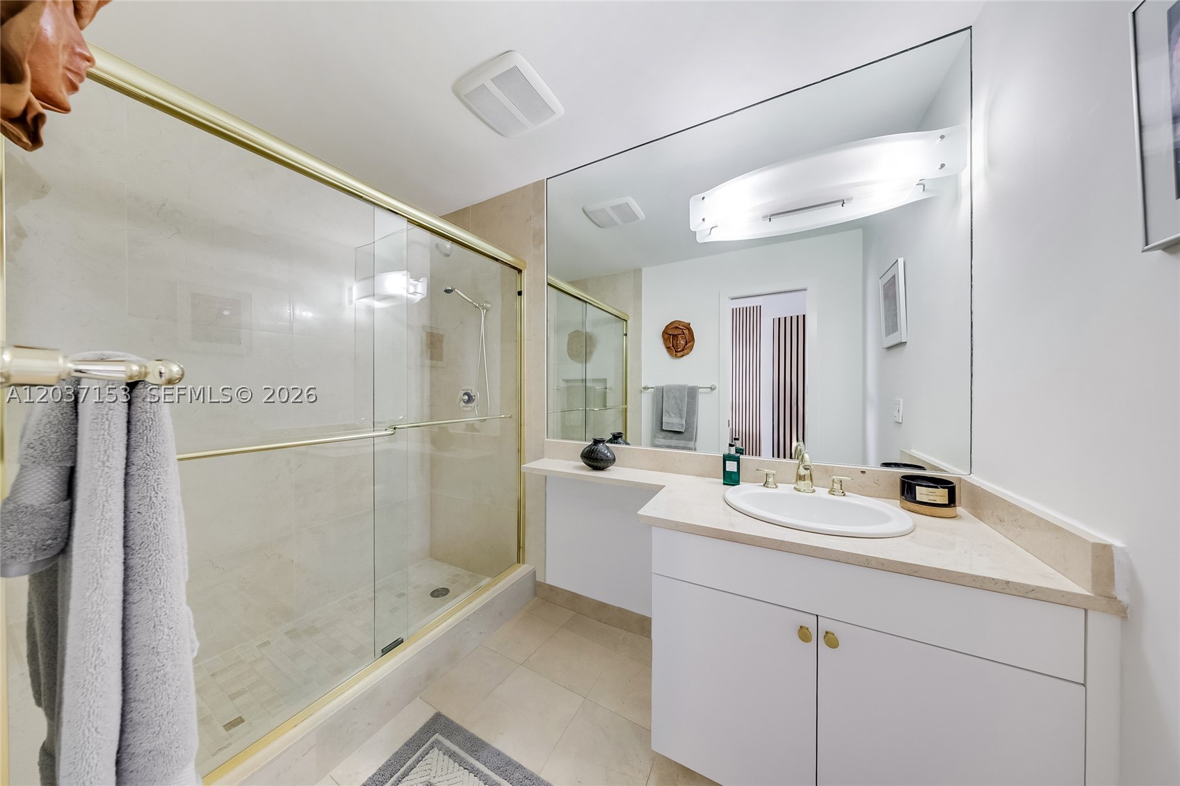 ONE THOUSAND VENETIAN WAY - Residential Lease