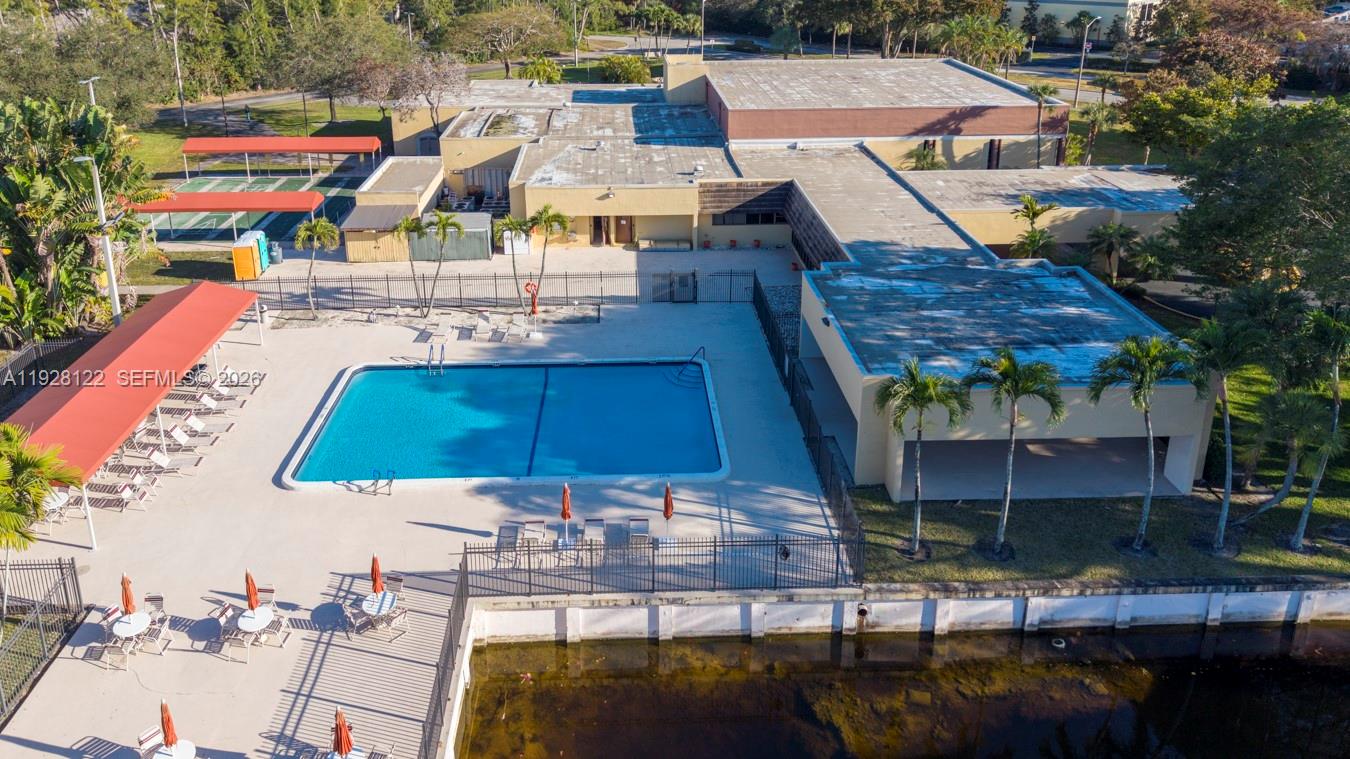 BERMUDA CLUB FOUR CONDO - Residential