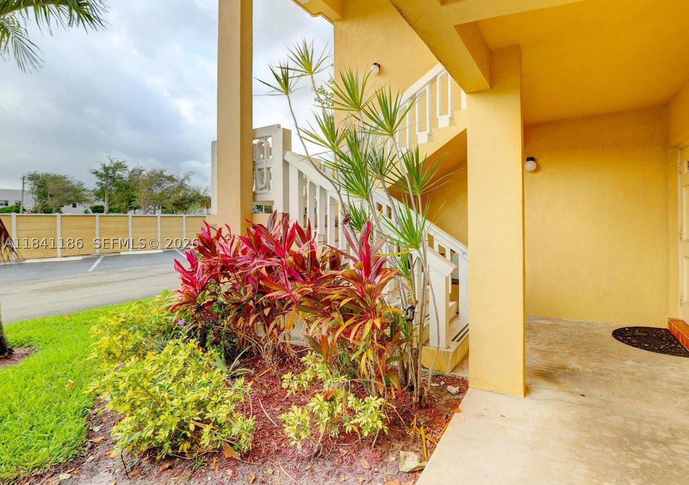 OAK HILLS CONDO NO III - Residential