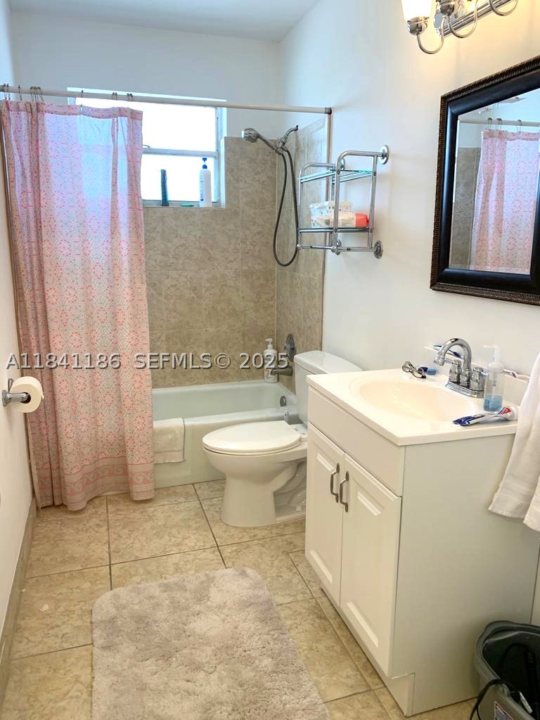 OAK HILLS CONDO NO III - Residential