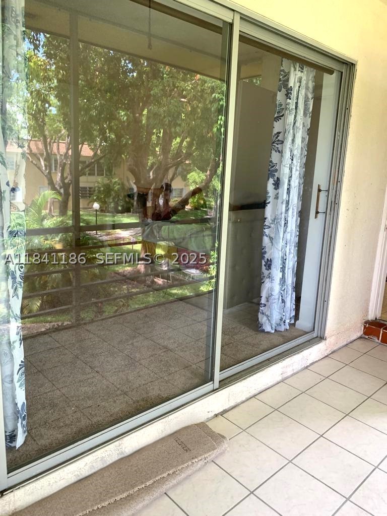 OAK HILLS CONDO NO III - Residential
