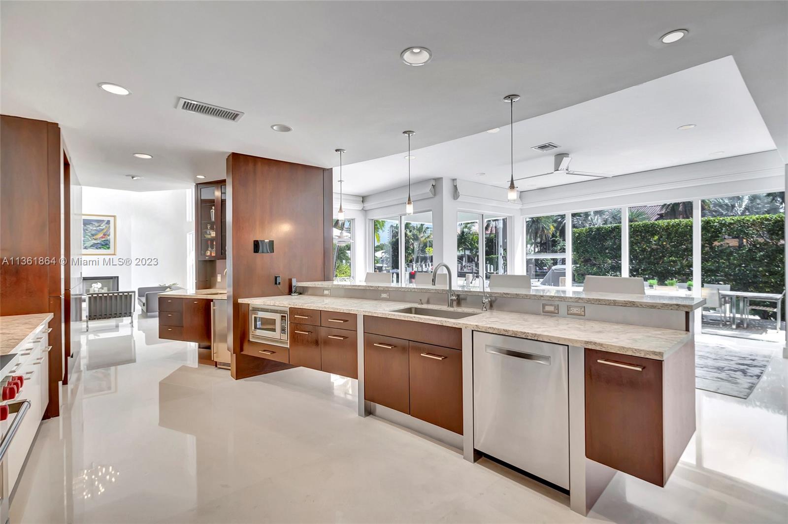CORAL RIDGE COUNTRY CLUB - Residential