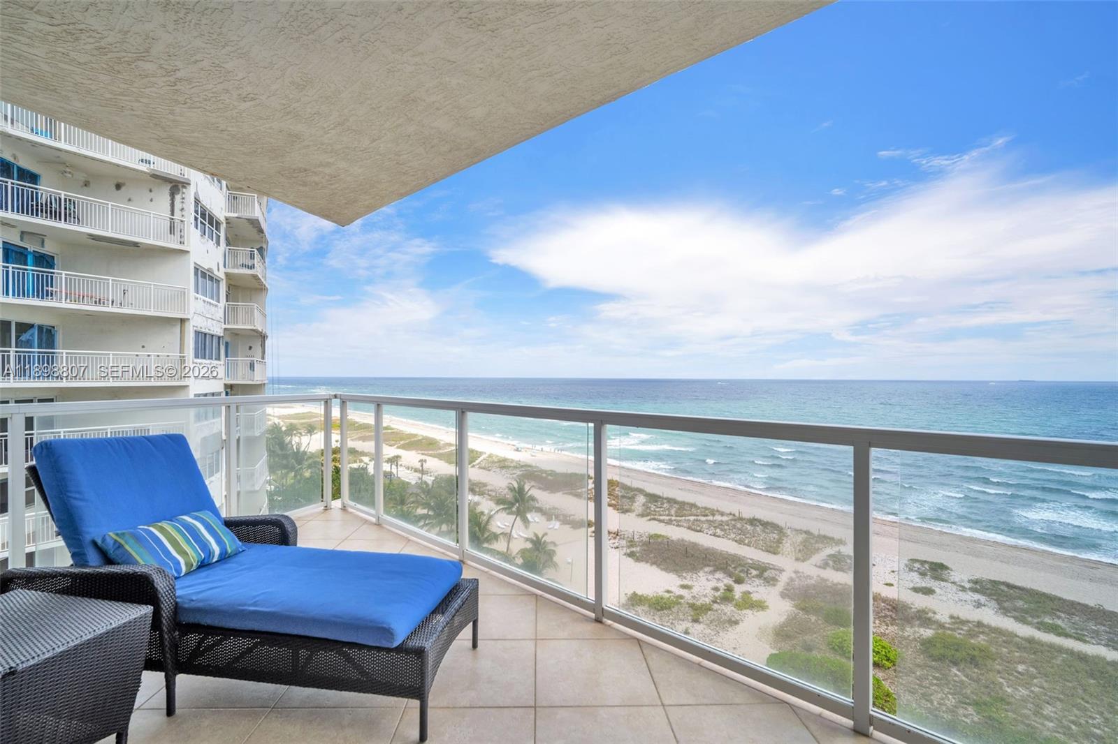 LUNA OCEAN RESIDENCES CON - Residential