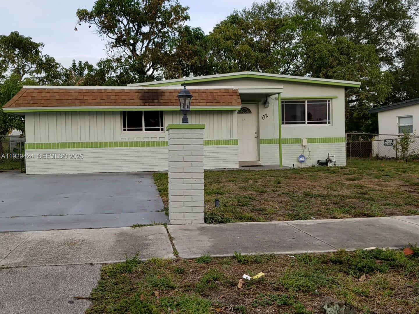 No HOA • Excellent investment property • 4 beds / 1 bath single-family home • Rented for $2,640/month • The rental income is supported by a government housing assistance program (as of June: $1,607 government / $1,033 tenant) • Potential rent on renewal up to $2,965/month based on current payment standards • Long-term tenant in place since December 2024 • Lease renews 11/30/2026 • Spacious lot of 7,202 sqft • HVAC 2025.

• Exclusive incentive for primary and investors: save 1 point on your rate with my lender (e.g., 6% drops to 5%) • Primary residents enjoy free appraisal and fully covered mortgage insurance — no 1st-time buyer requirement
• Current management company available for seamless transition
• Please do not disturb tenant or knock on the door