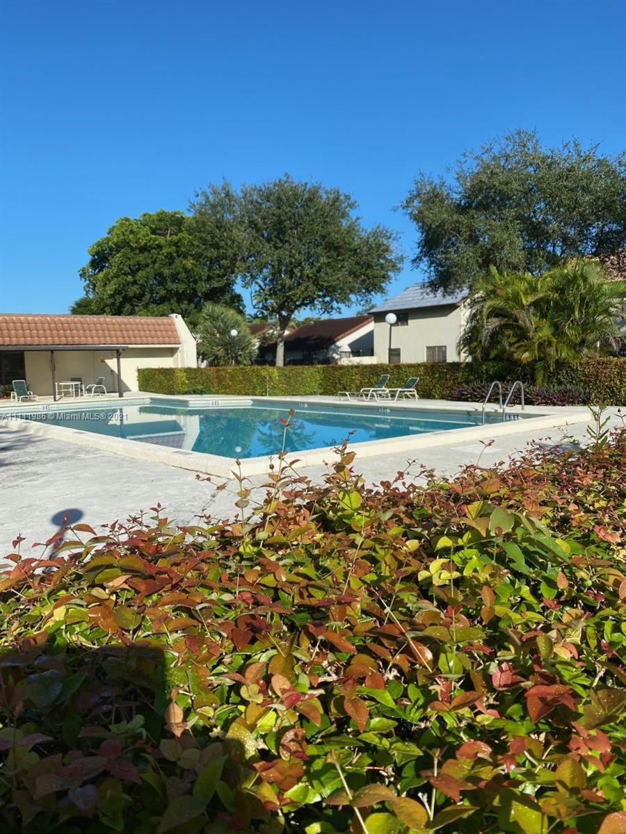 GLADEWIND HEIGHTS - Residential Lease