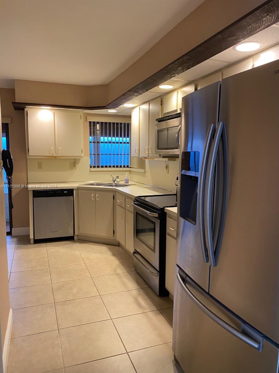GLADEWIND HEIGHTS - Residential Lease
