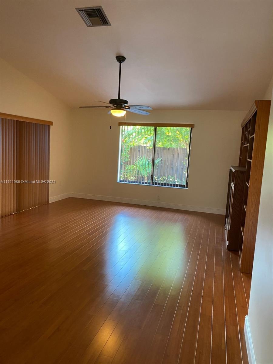 GLADEWIND HEIGHTS - Residential Lease