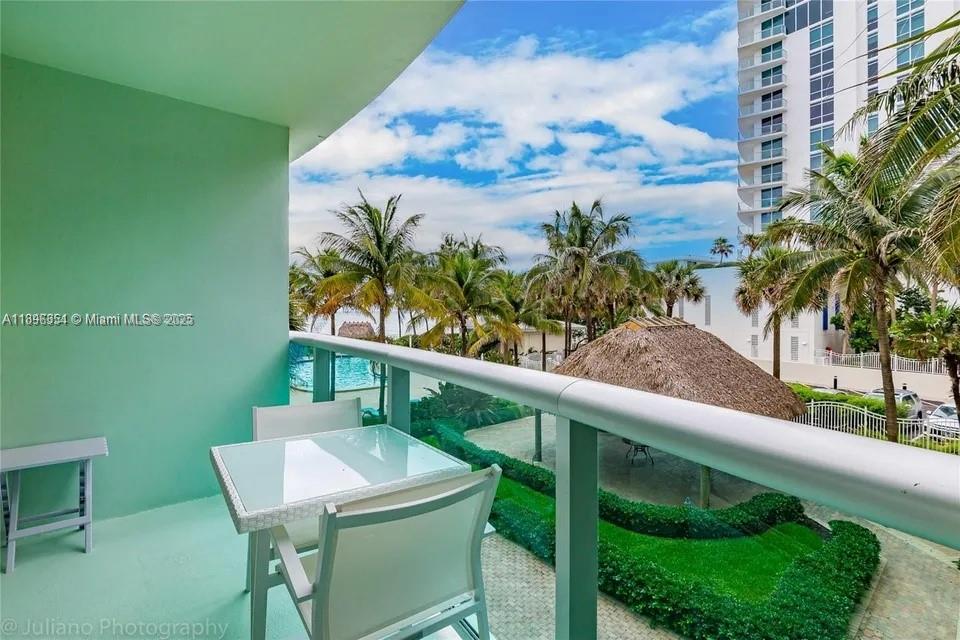 TIDES ON HOLLYWOOD BEACH - Residential