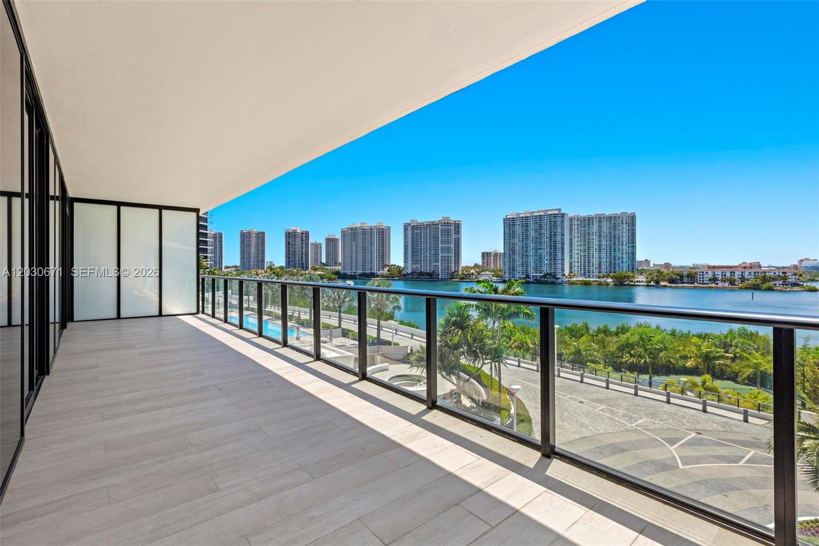 PRIVE CONDO - Residential