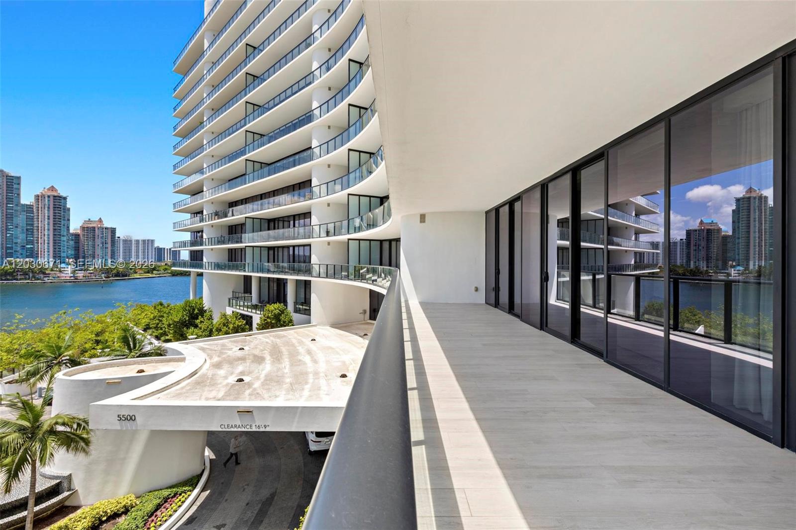 PRIVE CONDO - Residential