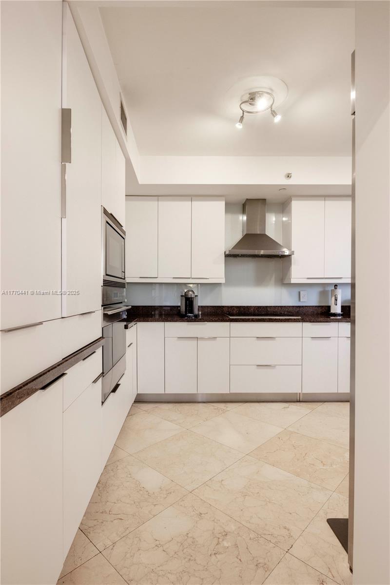 LAKE TOWER CONDO - Residential