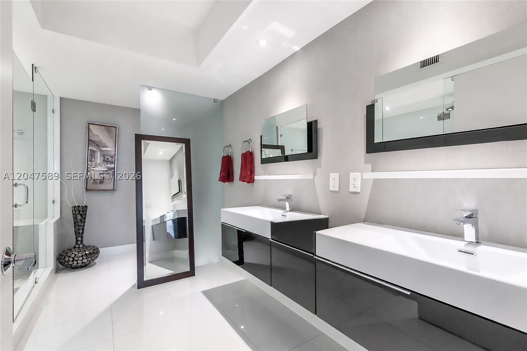 OCEAN FOUR CONDO - Residential Lease