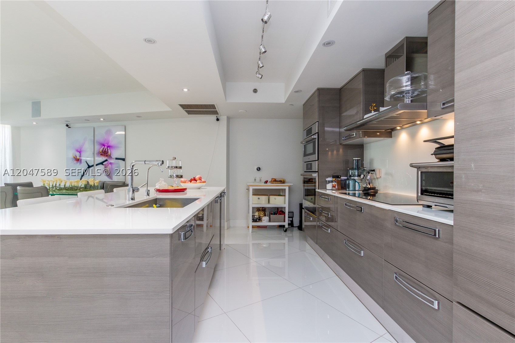 OCEAN FOUR CONDO - Residential Lease