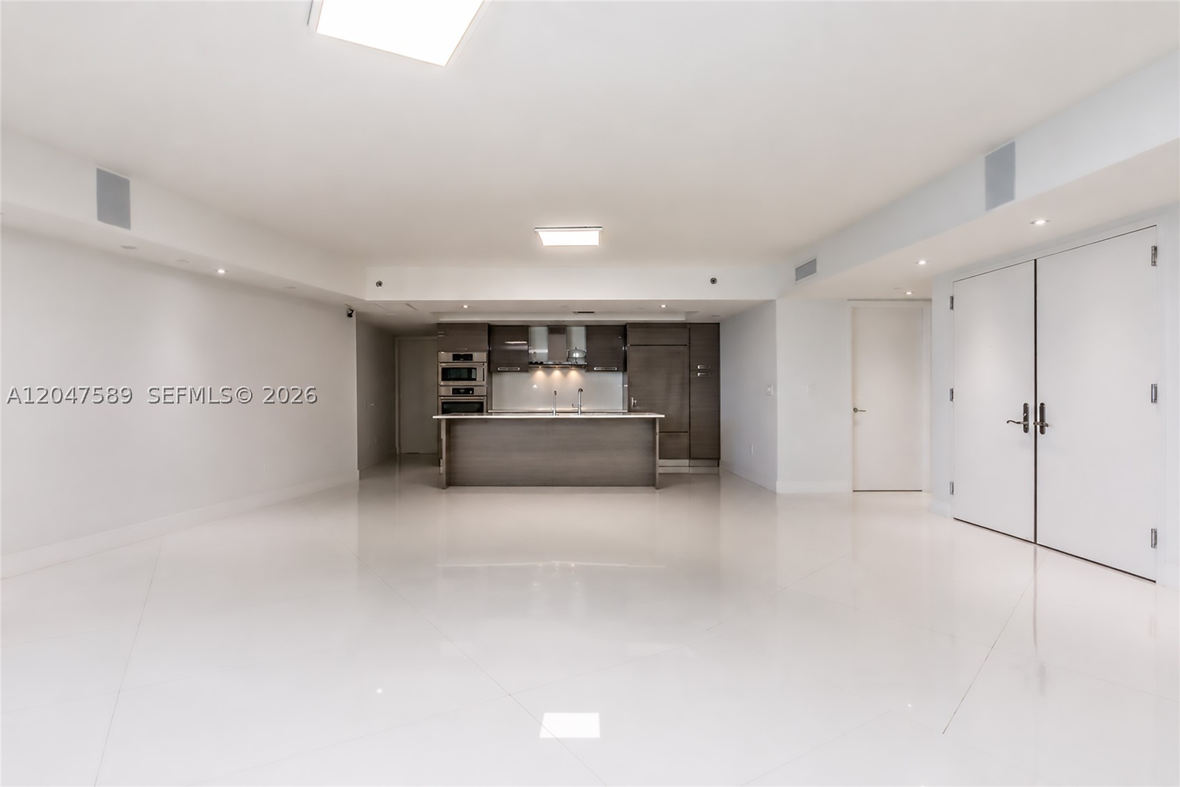 OCEAN FOUR CONDO - Residential Lease