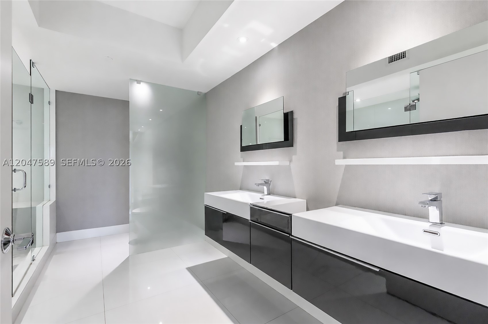 OCEAN FOUR CONDO - Residential Lease