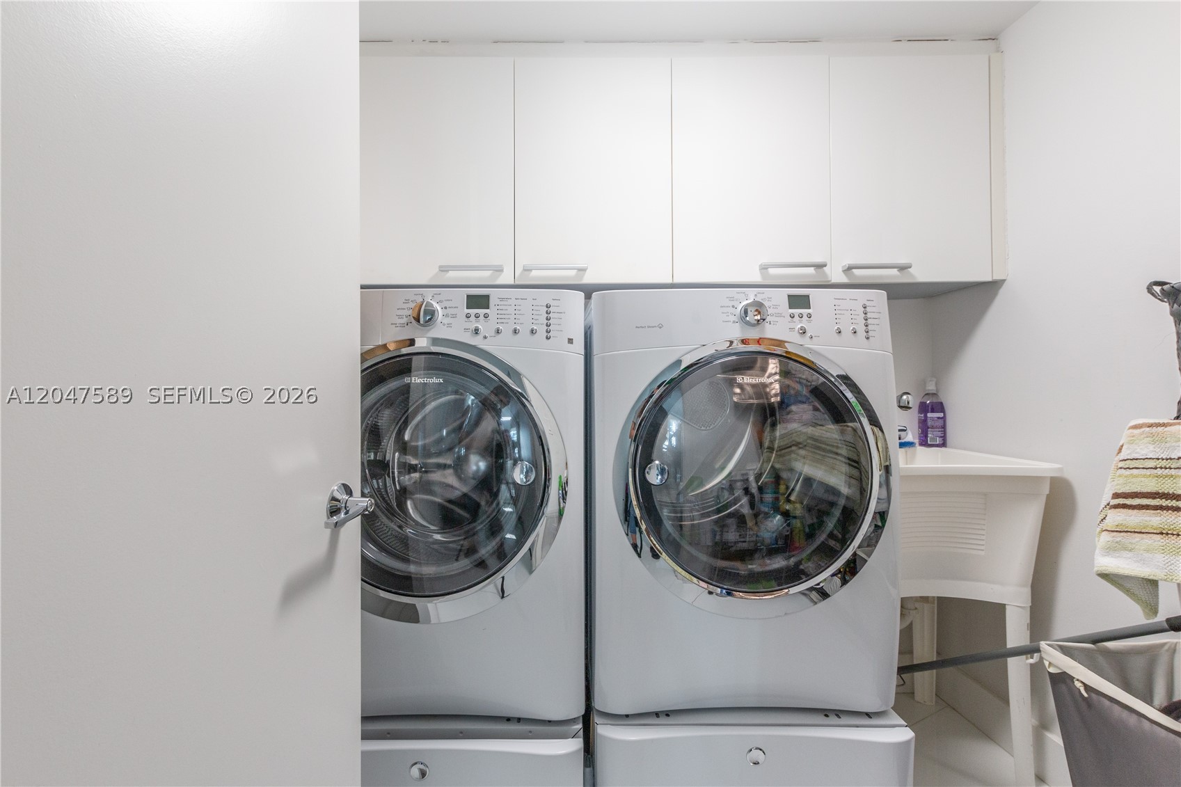 OCEAN FOUR CONDO - Residential Lease
