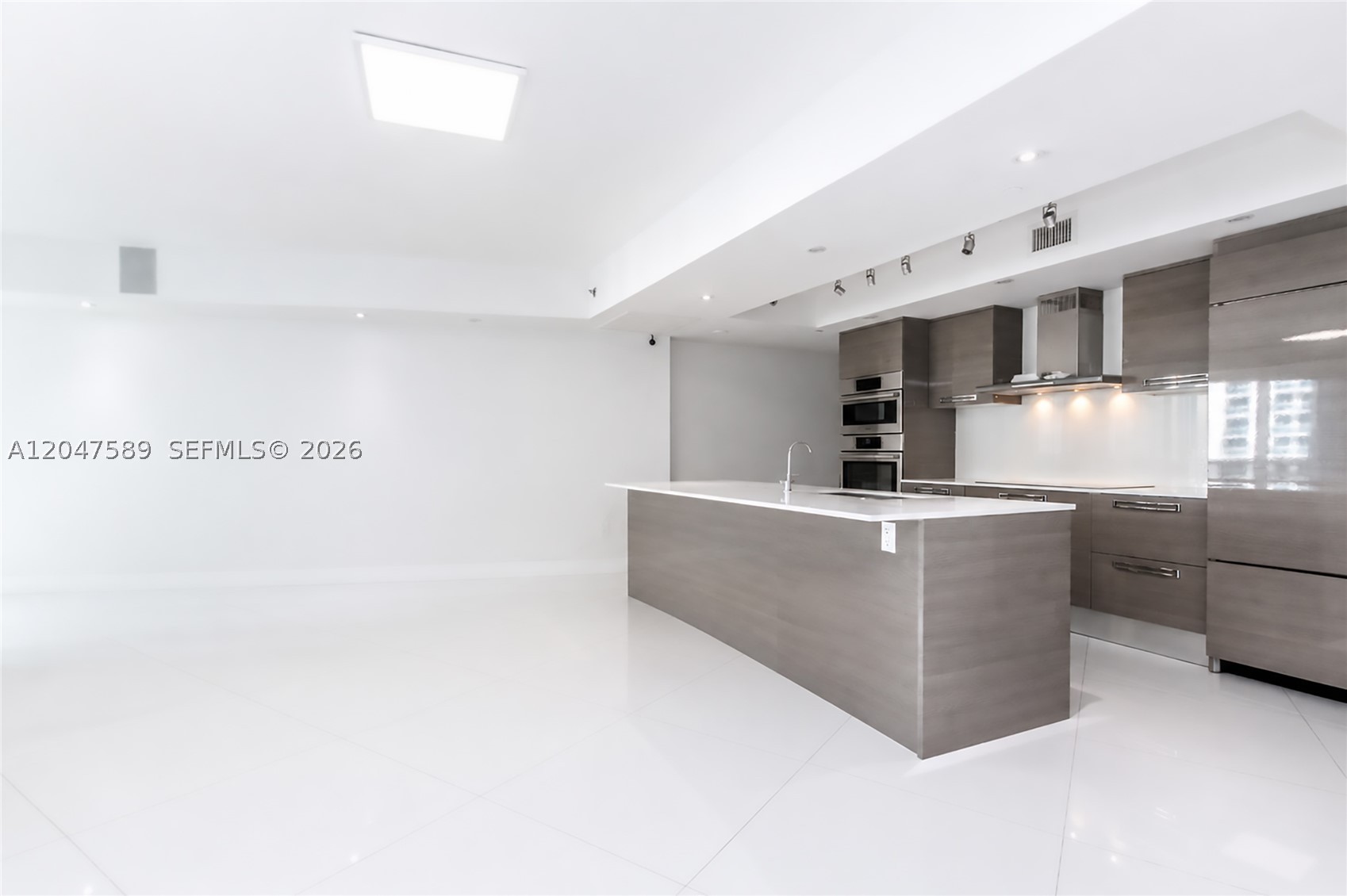 OCEAN FOUR CONDO - Residential Lease
