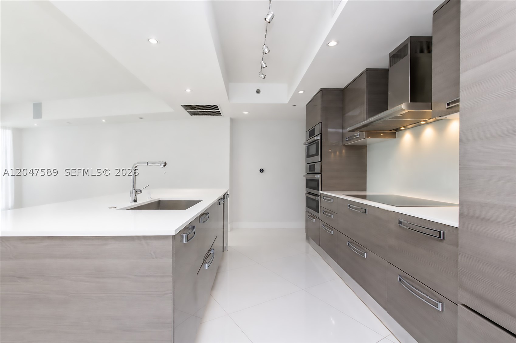 OCEAN FOUR CONDO - Residential Lease