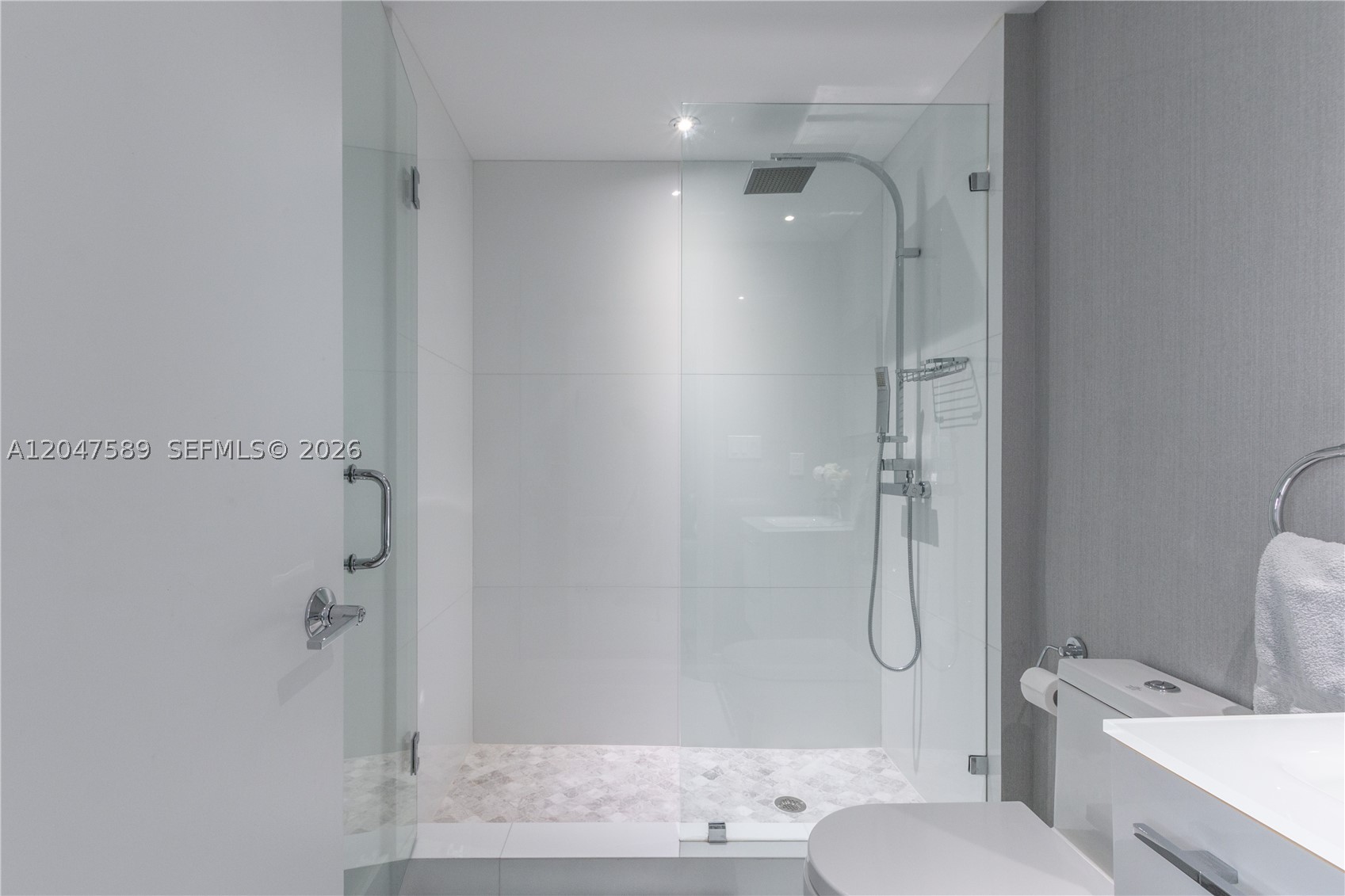 OCEAN FOUR CONDO - Residential Lease