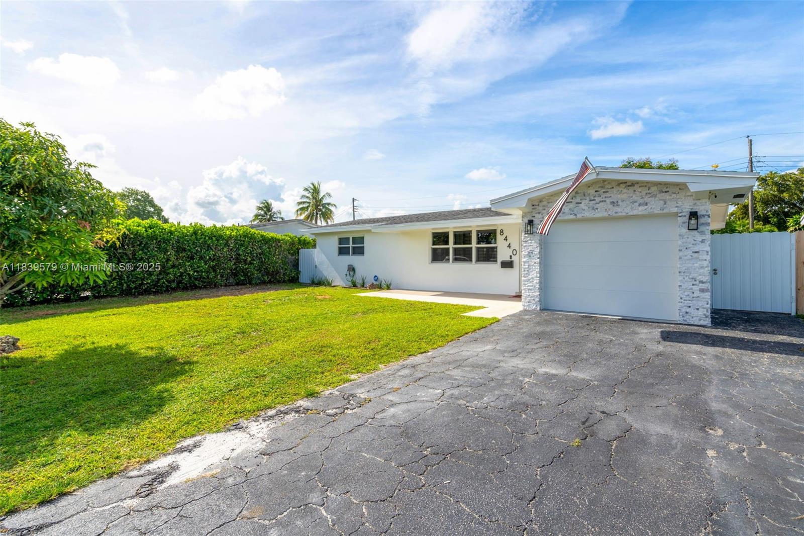 BOULEVARD HEIGHTS SEC 9 - Residential Lease