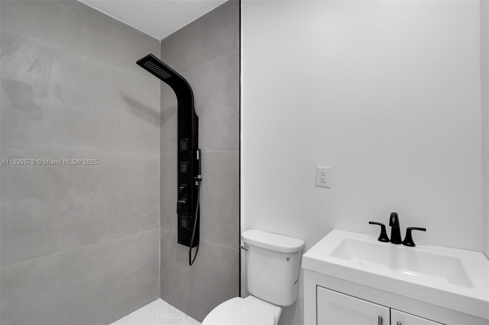 BOULEVARD HEIGHTS SEC 9 - Residential Lease