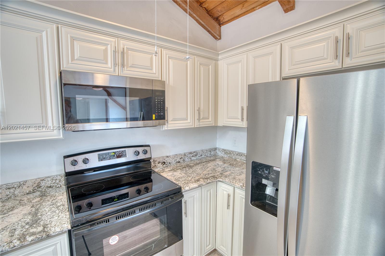 ARROWHEAD GOLF AND TENNIS - Residential