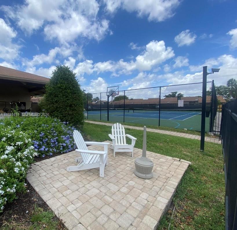ARROWHEAD GOLF AND TENNIS - Residential
