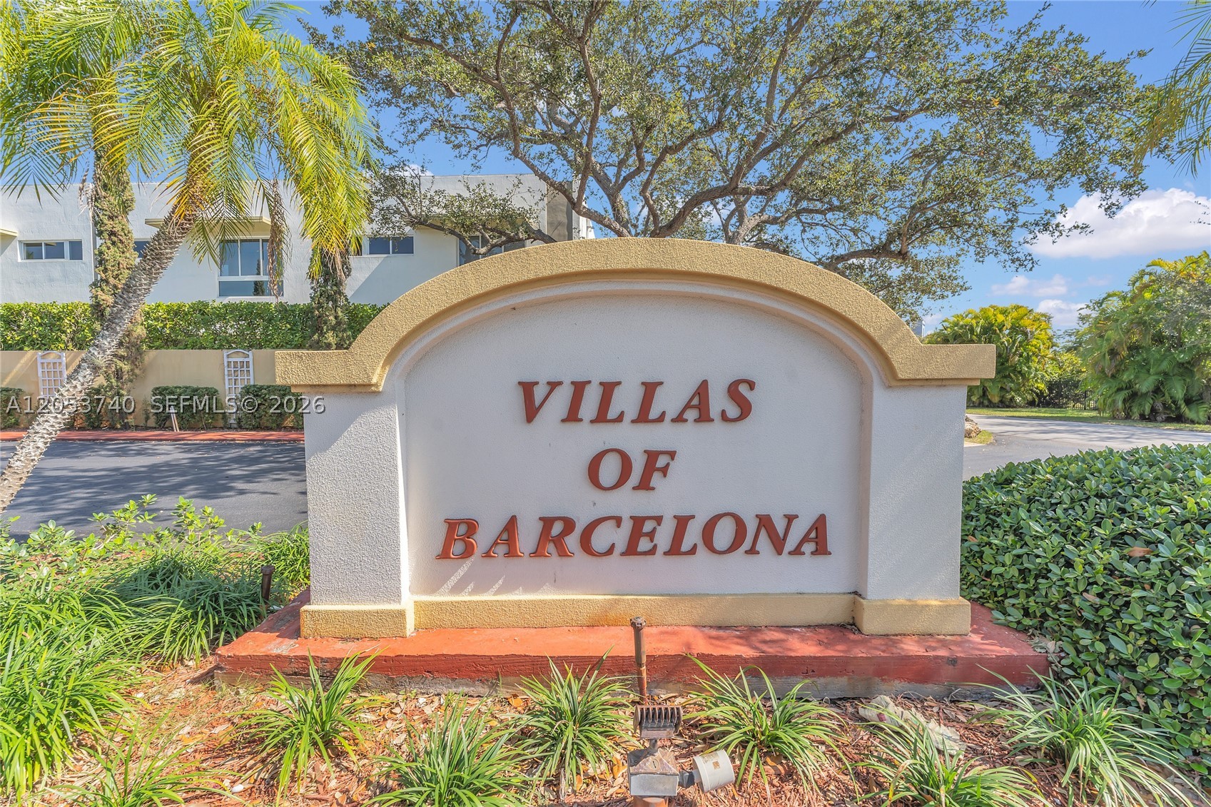 VILLAS OF BARCELONA - Residential