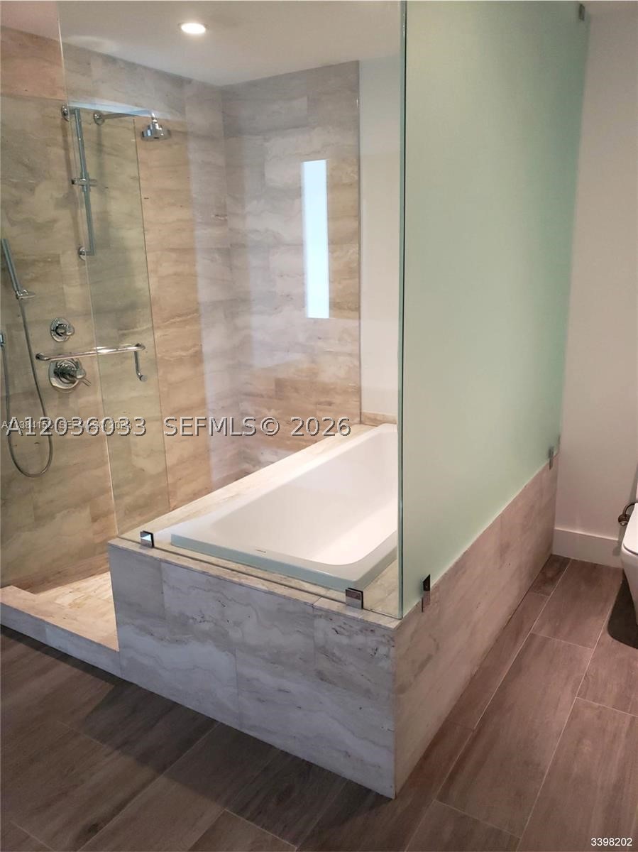 BISCAYNE BEACH CONDO - Residential Lease