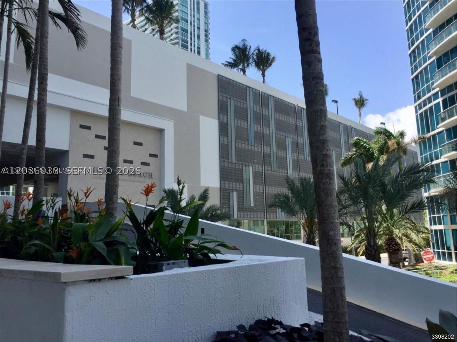 BISCAYNE BEACH CONDO - Residential Lease