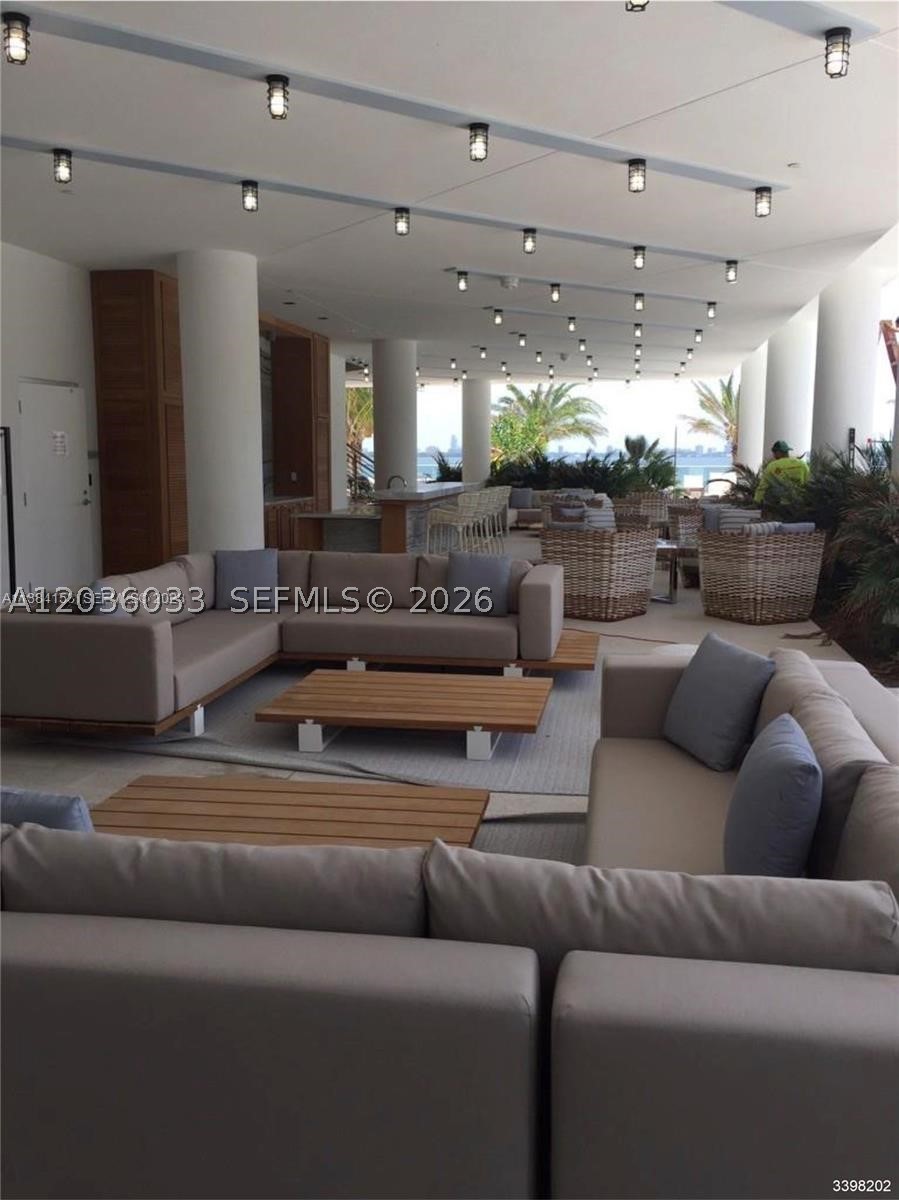 BISCAYNE BEACH CONDO - Residential Lease