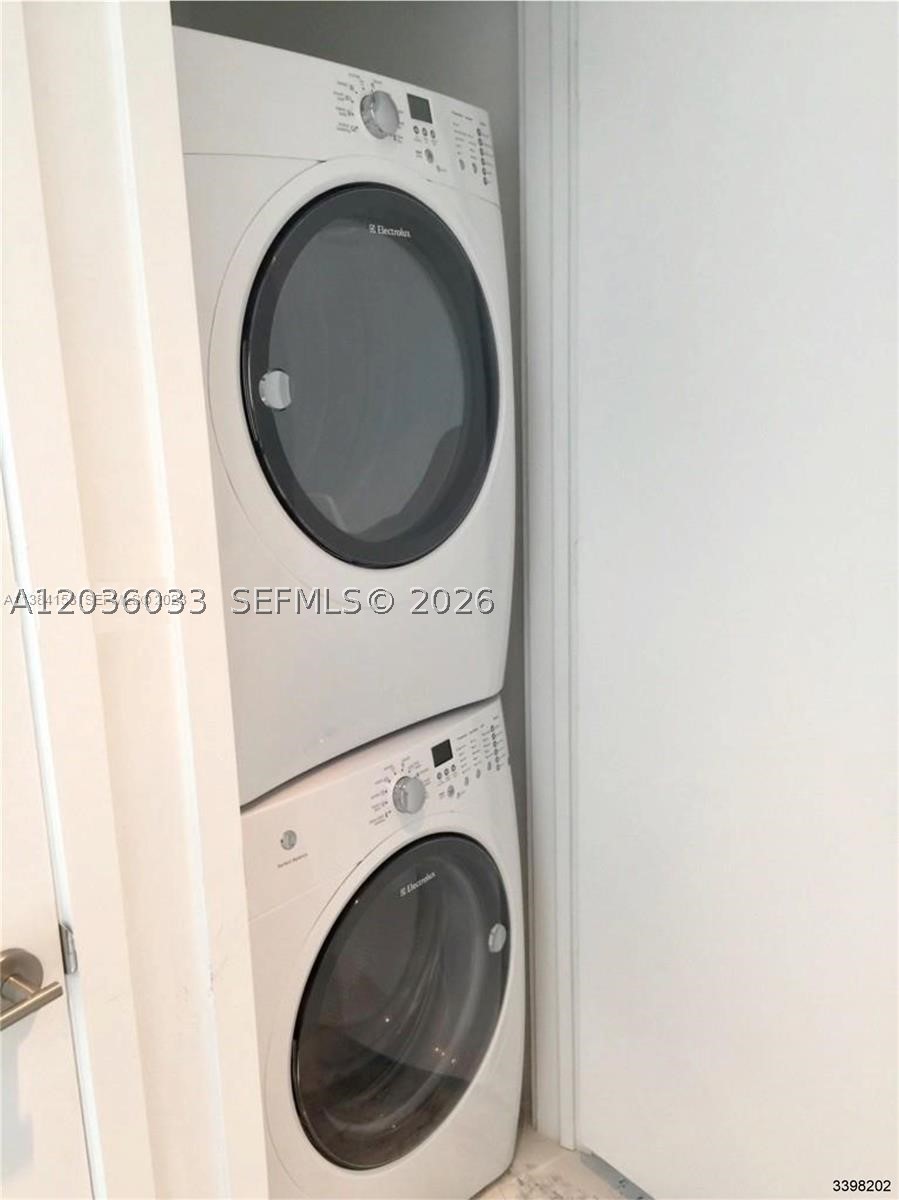 BISCAYNE BEACH CONDO - Residential Lease