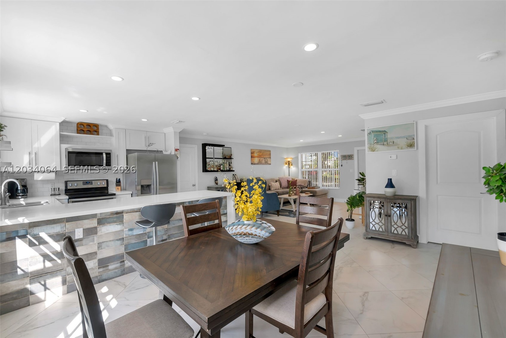 HOLLYWOOD LAWNS - Residential
