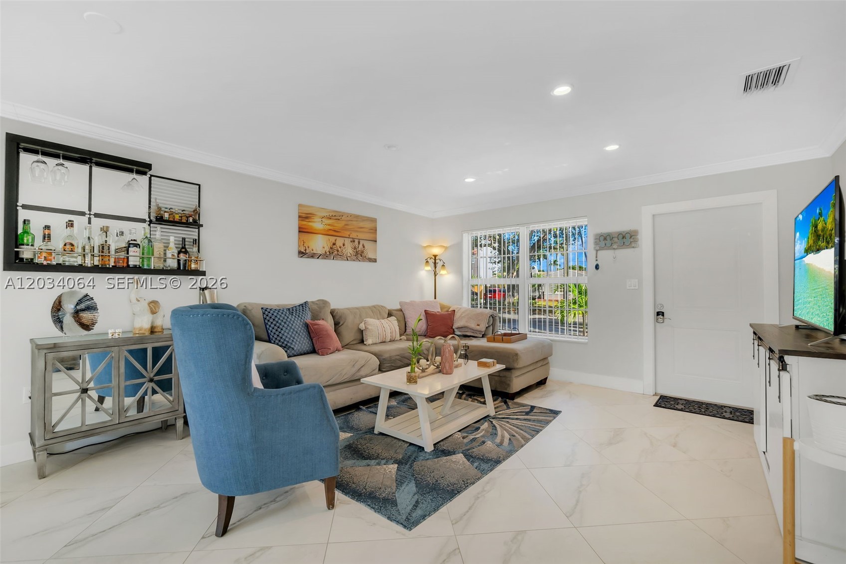HOLLYWOOD LAWNS - Residential