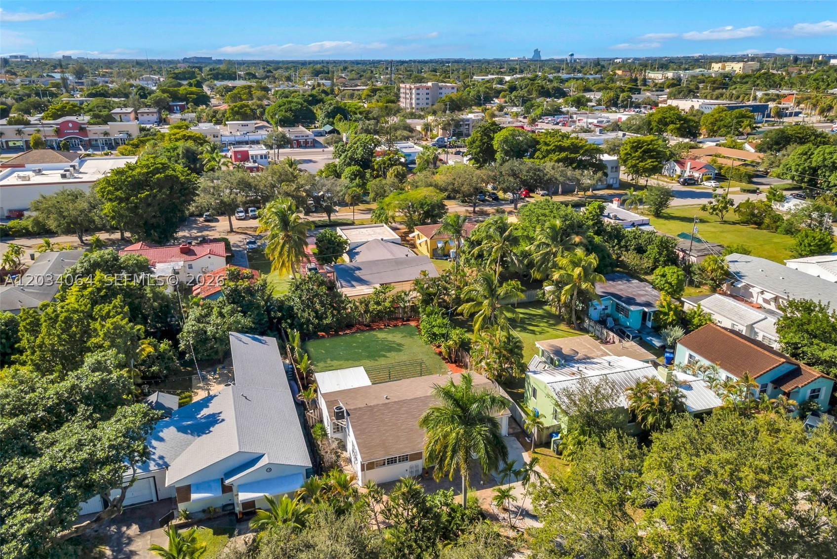 HOLLYWOOD LAWNS - Residential