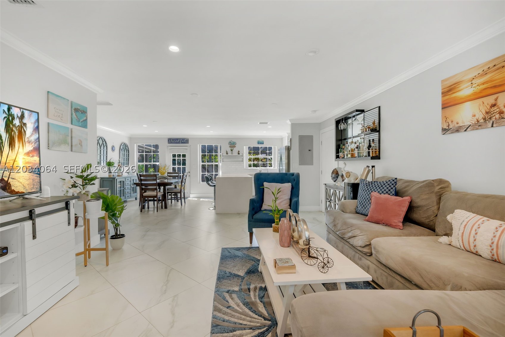 HOLLYWOOD LAWNS - Residential