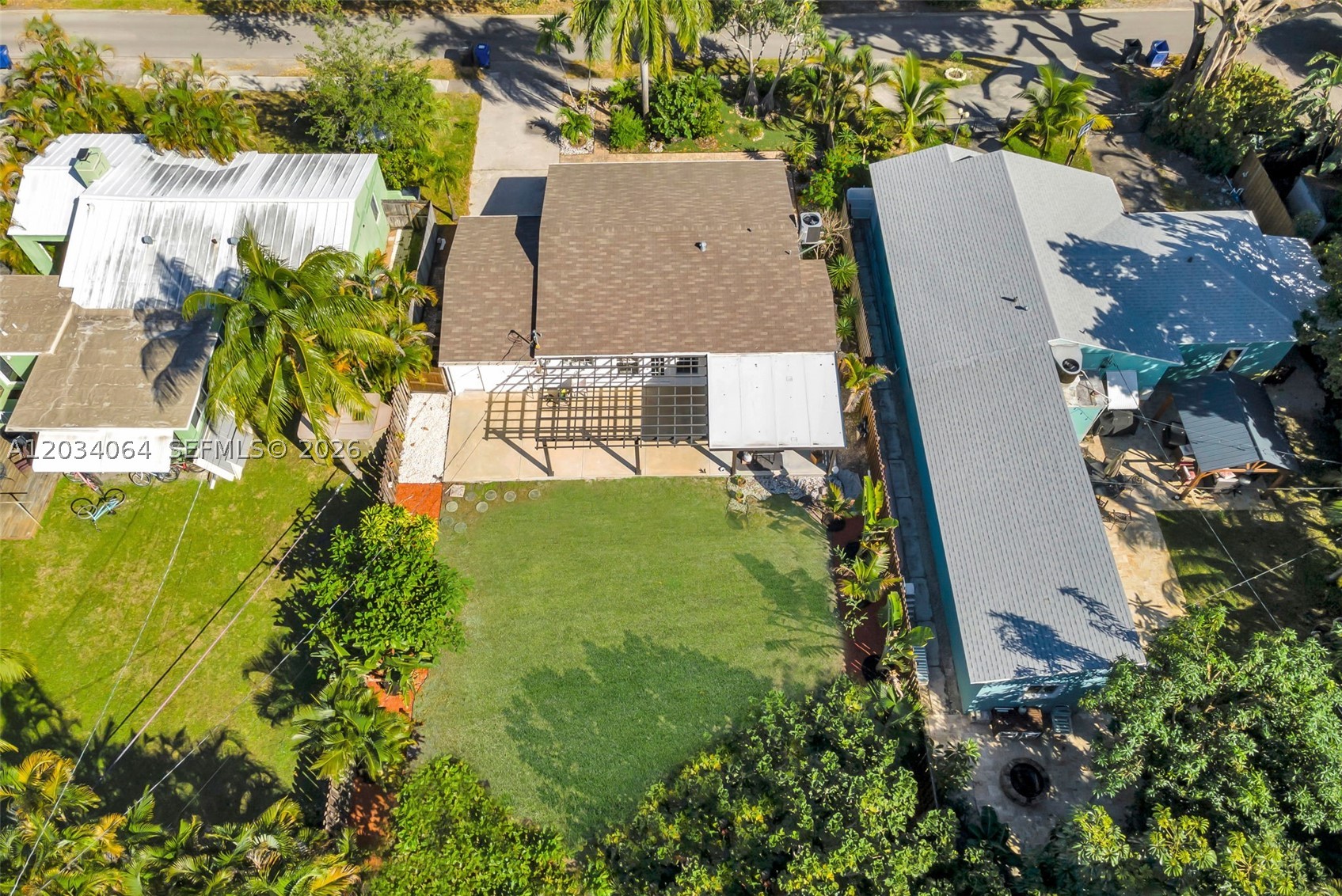 HOLLYWOOD LAWNS - Residential