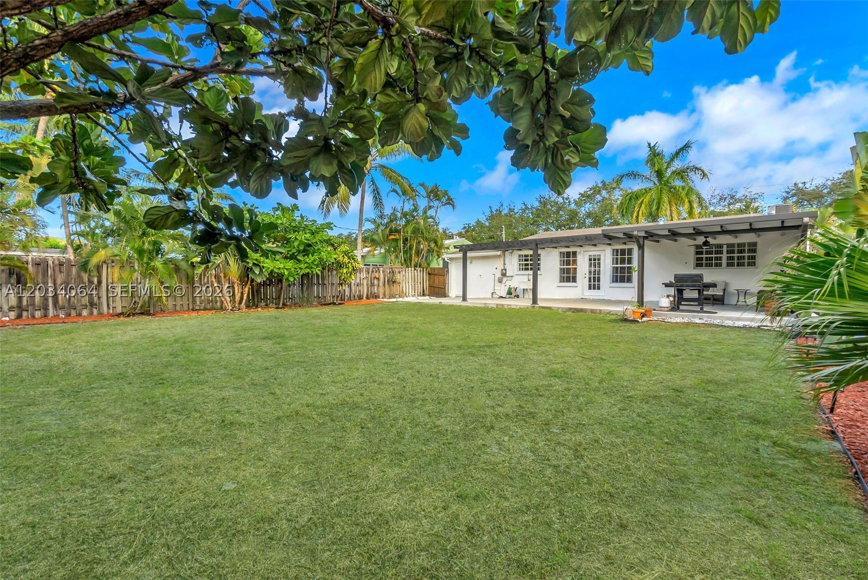 HOLLYWOOD LAWNS - Residential