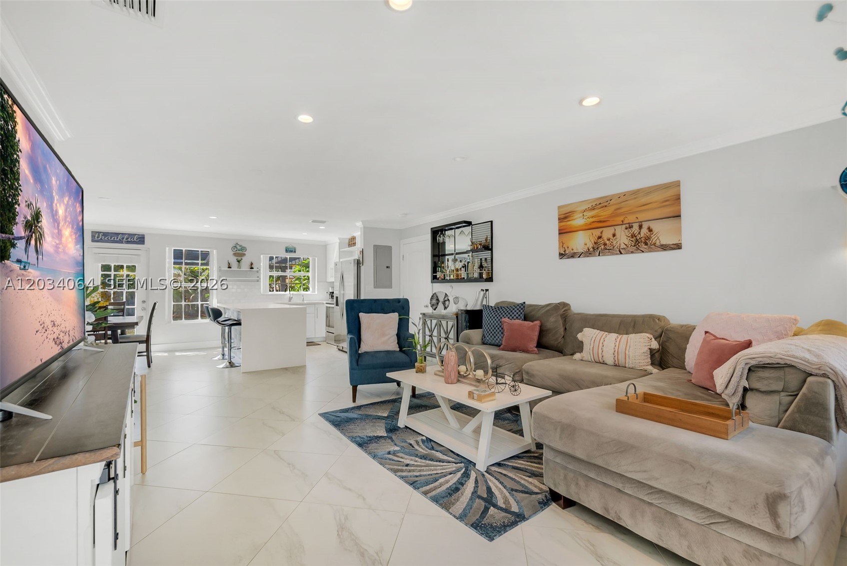 HOLLYWOOD LAWNS - Residential