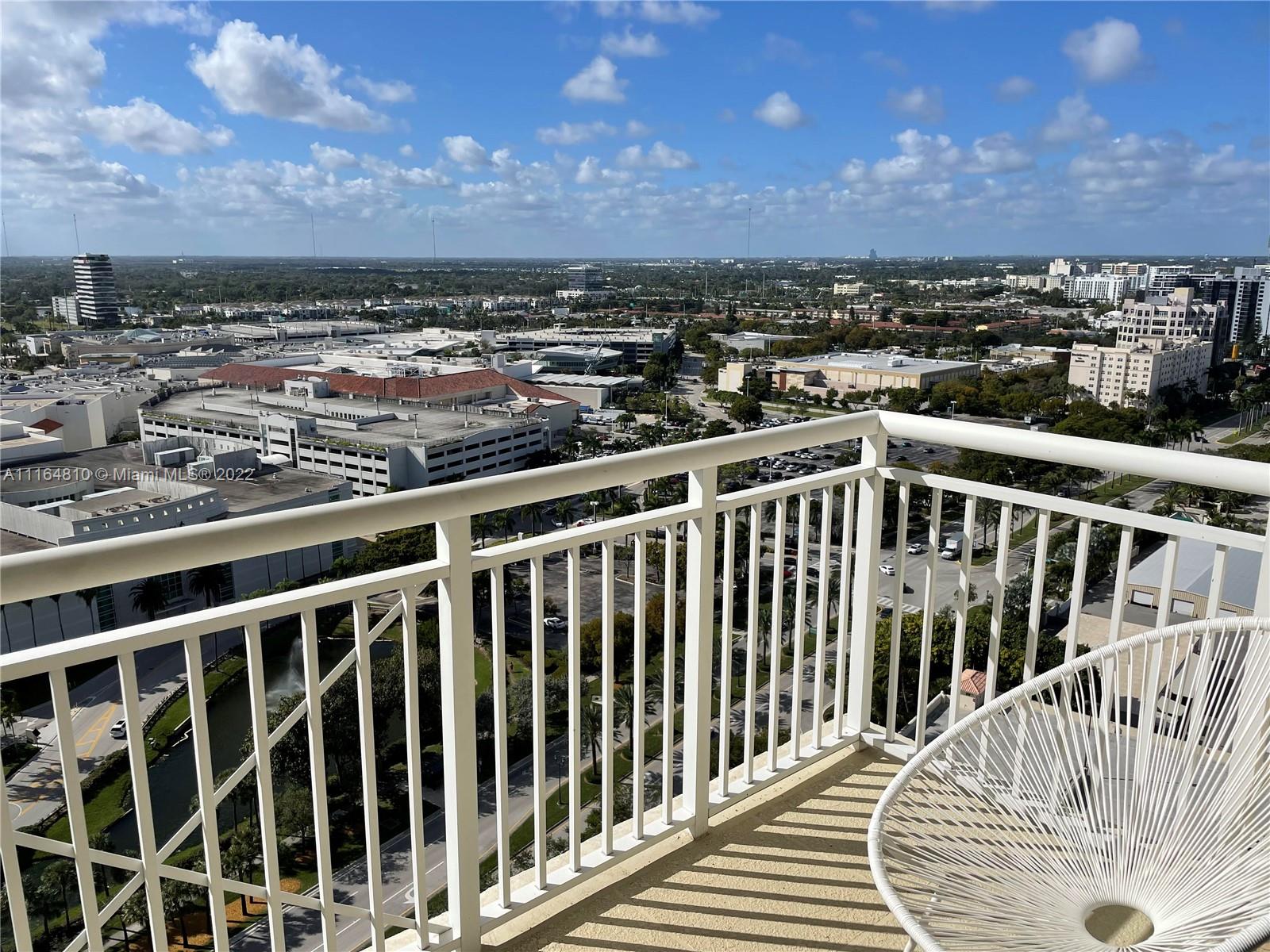 TURNBERRY ON THE GREEN CO - Residential Lease