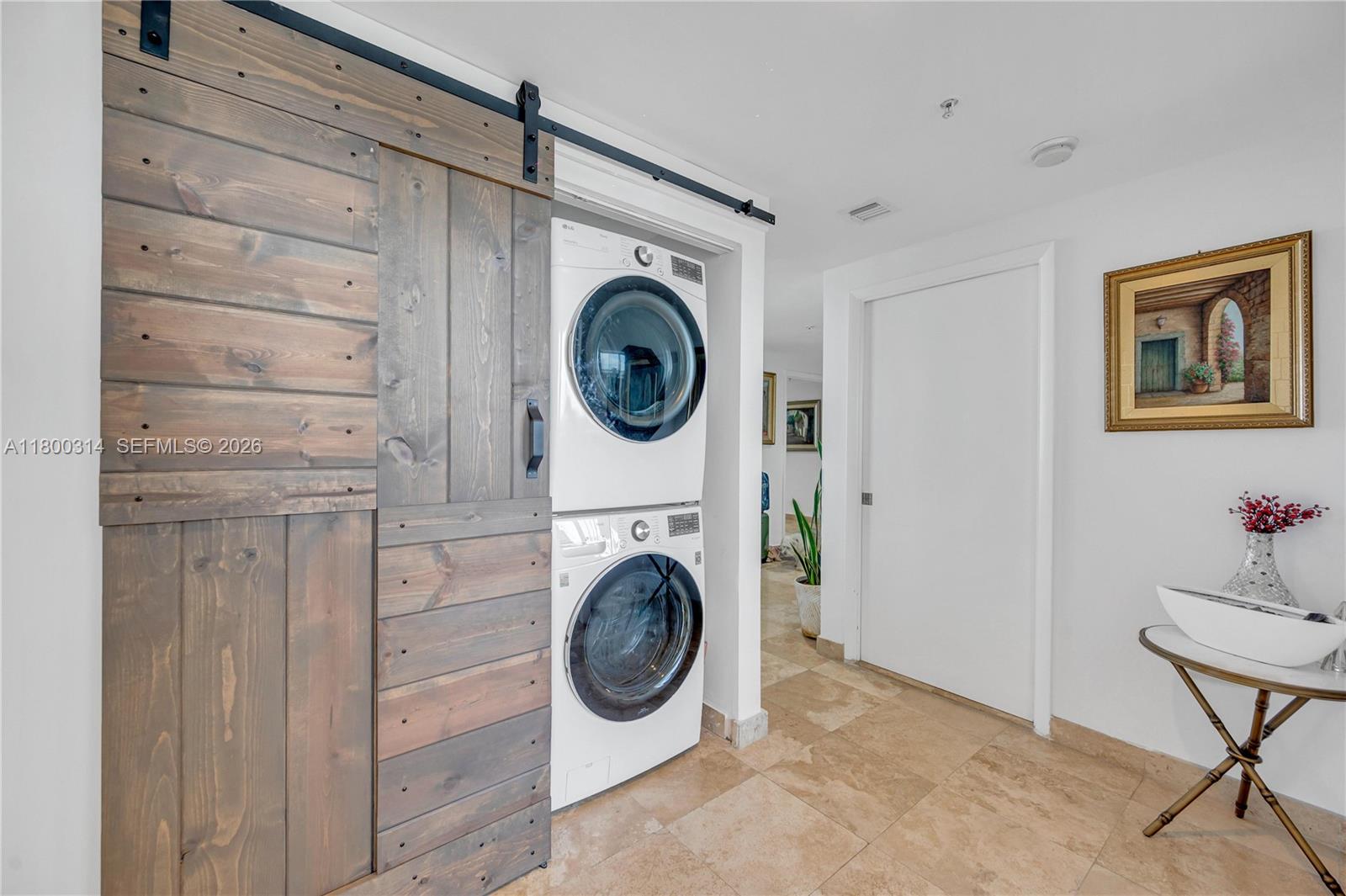BLUE BAY TOWER CONDO - Residential